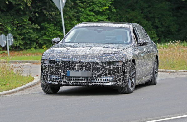 大燈狹長的過分，全新寶馬還有人稀罕嗎？