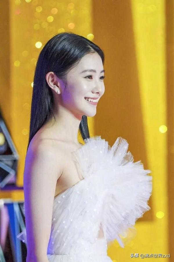 直擊金雞獎紅毯，誰的顏值比較能打？