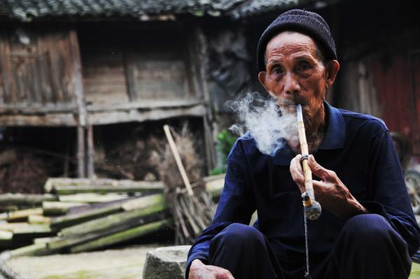 76歲大爺自述：中年喪妻，如何理智應對