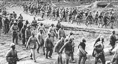 攻打黃維兵團，眾多將領紛紛請戰，陳賡託私人關係，劉鄧相視一笑