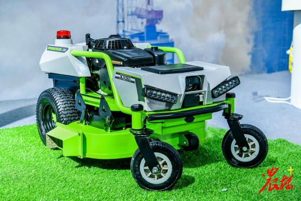 無人拖拉機 無人艇 無人飛機 數字系統，國際農機展上樣樣有