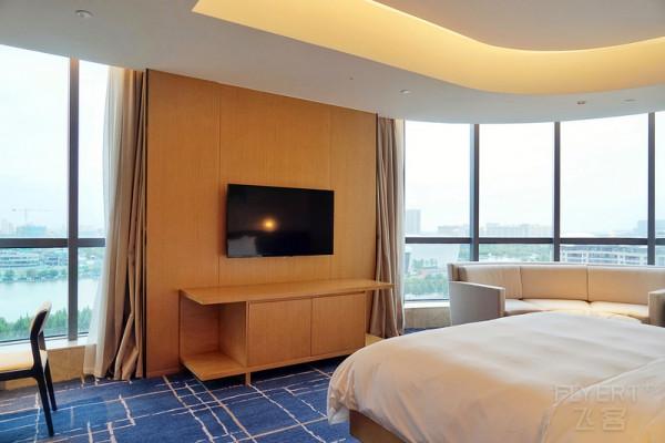 居停順遂，惺惺相“希”——記我與Hilton二〇二一