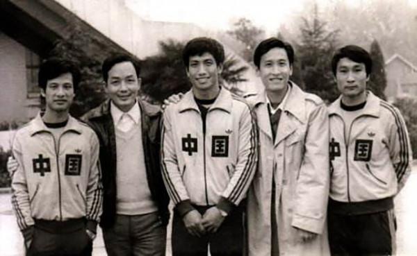 07年足壇鐵門李富勝葬禮：千人悼念，蔡明到場，曾力保王治郅軍籍