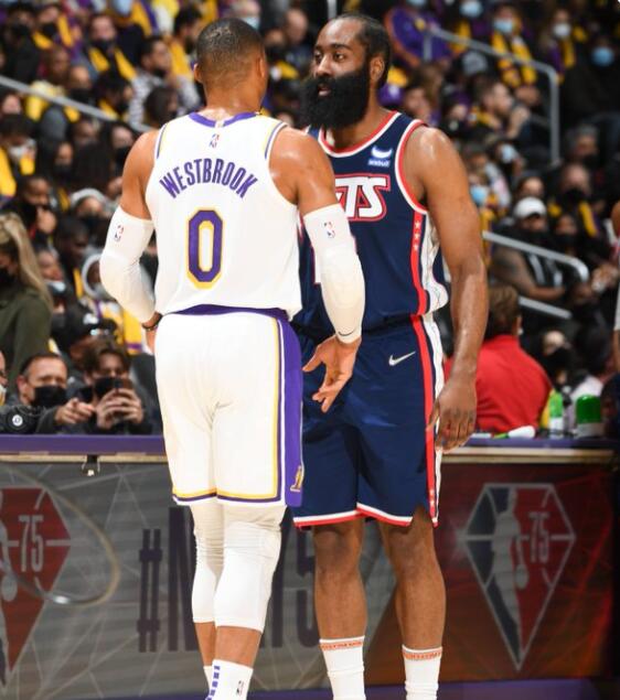 哈登威少同場對砍三雙，聖誕大戰歷史首次