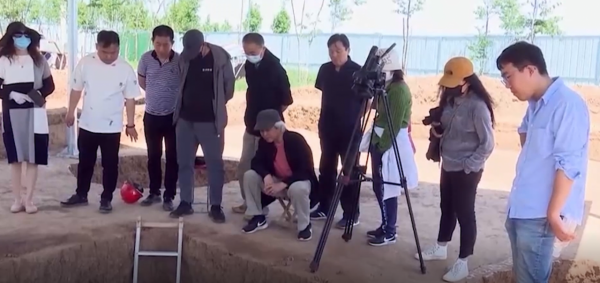 鶴壁辛村大墓重新發掘,墓葬疑雲重重,喪葬習俗緣何";穿越";時空? 鶴壁辛村大墓重新發掘,墓葬疑雲重重,喪葬習俗緣何";穿越";時空?