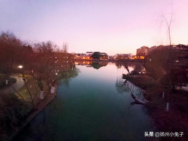 旅遊途中，玩沒玩過看相、算命、測字諸遊戲？