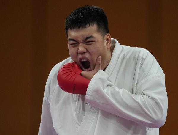 空手道——男子75公斤以上級決賽：劉帥奪冠