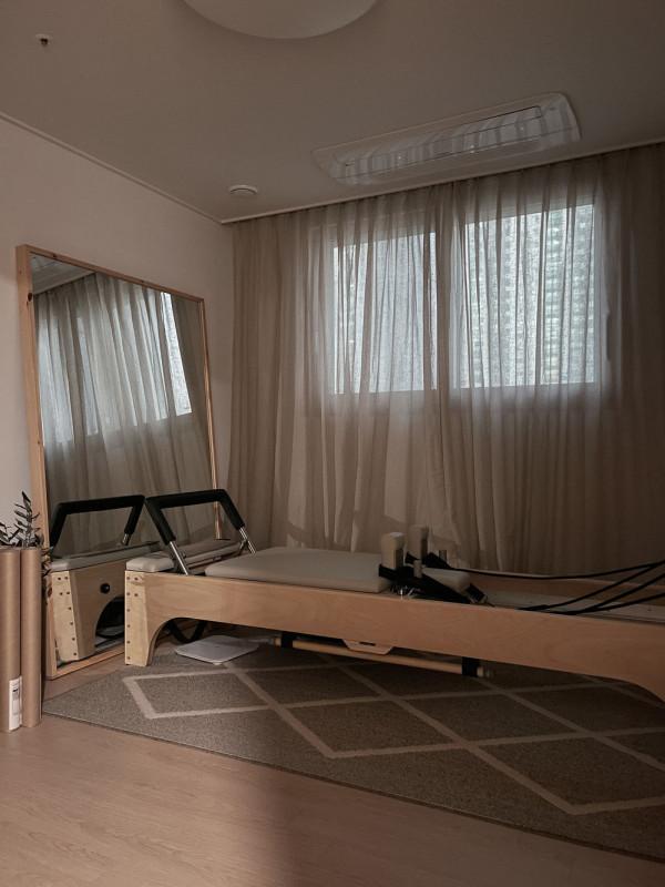 “簡裝”很滿意，人生第一套房75㎡，客廳多功能隨時切換生活狀態