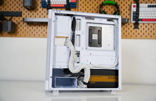 雪裝中的紛呈色彩，主流電競桌面主機裝機分享