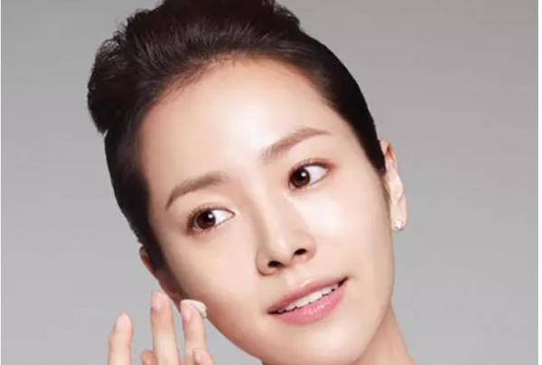 乳液和麵霜到底有何不同？看完這篇，你就知道該選哪個了