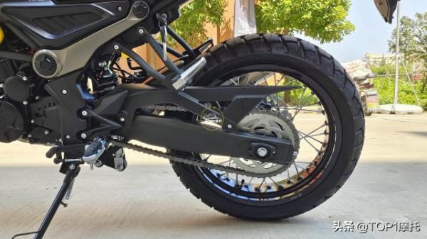 無極300AC攀爬版到店實拍 更適合跑爛路的復古摩托 無極300AC攀爬版到店實拍 更適合跑爛路的復古摩托