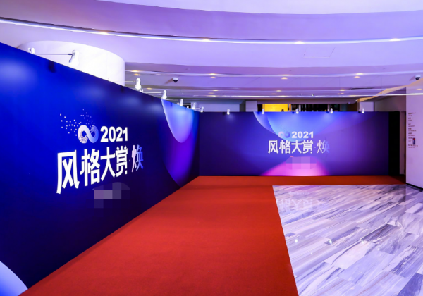 最新女星紅毯！蔣勤勤扮嫩、郭采潔翻車，楊冪用場外生圖美貌秒殺