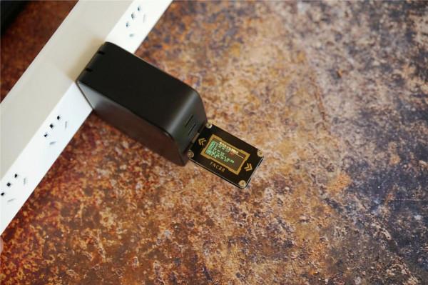 綠聯100W氮化鎵體驗：100W大功率，四口快充，一頭餵飽數碼全家桶