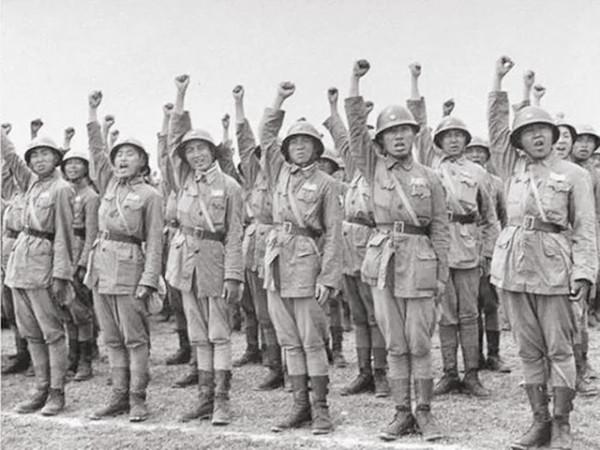 淮海戰役危急時刻，17歲副排長臨陣自薦：聽我指揮！後成軍區司令