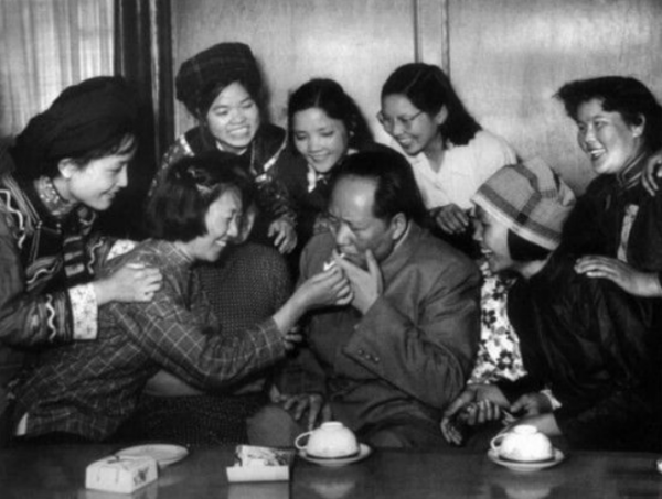 國家領導工資對比，毛主席404塊，周恩來只花250塊，朱德有多少？