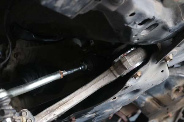 怪獸修車：翻新24萬公里的天籟公爵，底盤效能維修，專治實用派