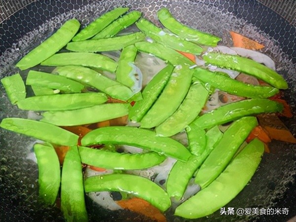 家常菜~荷塘小炒(清爽又營養) 家常菜~荷塘小炒(清爽又營養)