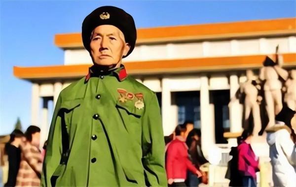 2010年，湖南老農因沒錢給女兒治病，致信政府：我是毛主席警衛