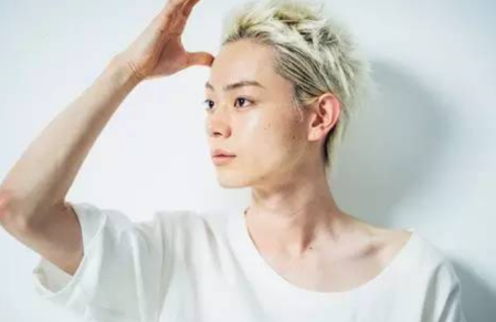 小栗旬近照惹爭議,慘被吐槽顏值下跌,中日韓男星各有各的醜法? 小栗旬近照惹爭議,慘被吐槽顏值下跌,中日韓男星各有各的醜法?