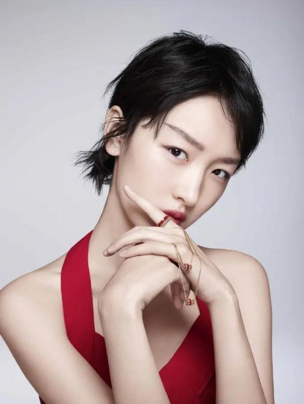 最年輕的影后河北美女周冬雨:嬌小靈動活潑可愛(第10張最可愛) 最年輕的影后河北美女周冬雨:嬌小靈動活潑可愛(第10張最可愛)