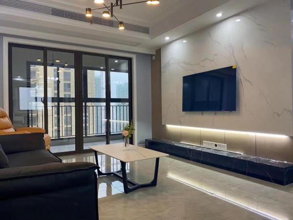 這樣的兩種裝修都是現代風，一種注重美感，一種更注重於適用性