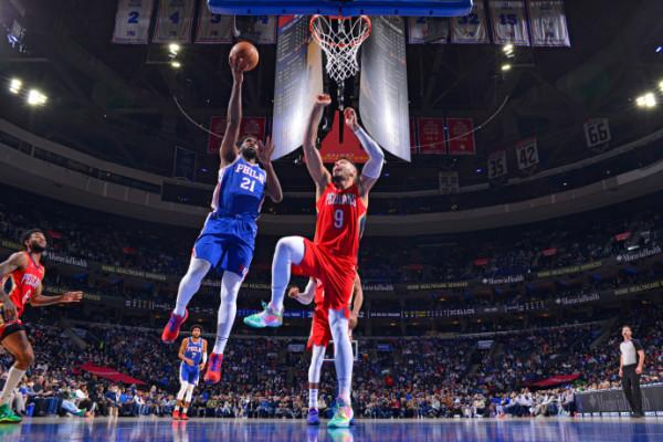 哈里斯33+11恩比德42+14+4帽76人勝鵜鶘