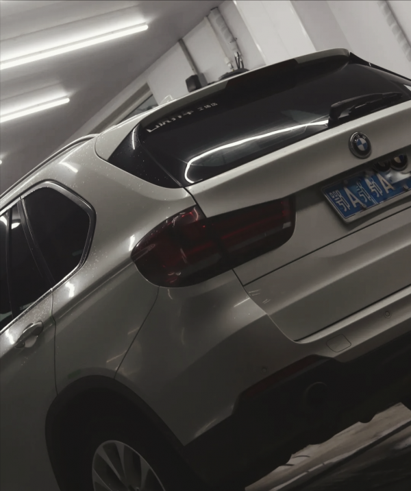 翻新“破爛不堪”的寶馬X5,車主硬是把X5當拖拉機開了7年 翻新“破爛不堪”的寶馬X5,車主硬是把X5當拖拉機開了7年