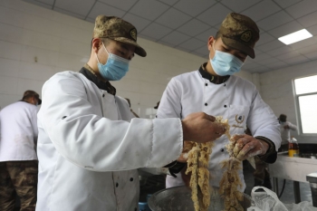 軍營鬧元宵 別樣味道別樣情