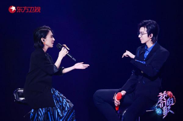 呂方翟瀟聞演繹輕快版《彎彎的月亮》戴佩妮首次挑戰說唱《野薔薇》 呂方翟瀟聞演繹輕快版《彎彎的月亮》戴佩妮首次挑戰說唱《野薔薇》