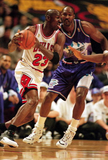 98賽季喬丹除了得分佔優，其他資料都不如馬龍，為何MVP給喬丹？