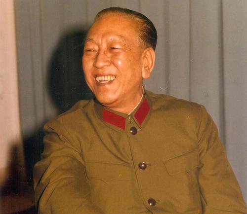 許世友將軍找耿飈比試，耿飈直接拒絕：不用比，你肯定打不過我