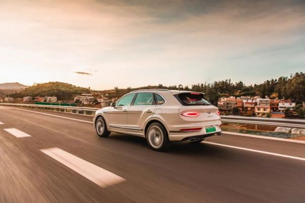 賓利的第一份新能源答卷,試駕添越PHEV 賓利的第一份新能源答卷,試駕添越PHEV