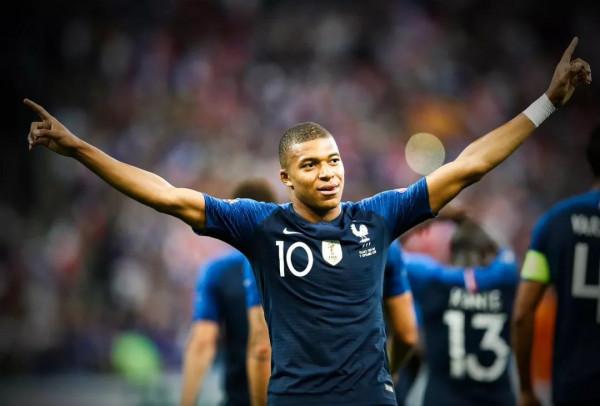 後浪崛起！青春風暴席捲未來十年國際足壇，新絕代雙驕引關注