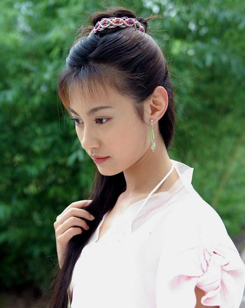 6位不靠煙燻妝黑化的“蛇蠍美人”,誰才是你的童年陰影? 6位不靠煙燻妝黑化的“蛇蠍美人”,誰才是你的童年陰影?