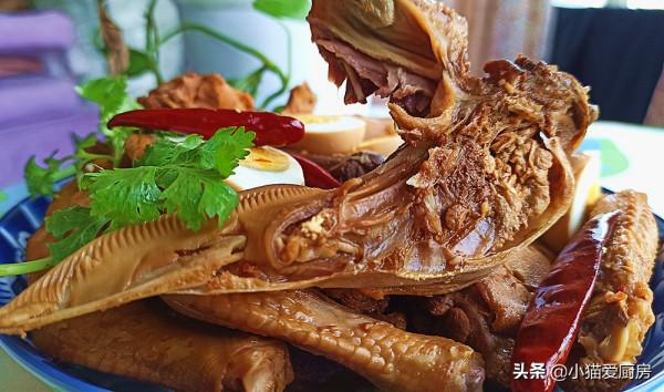 你們喜歡吃滷味嗎？中秋節動手做一個滷味拼盤吧！用來配啤酒最棒