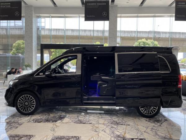 內外兼修的豪華定製賓士V260L豪華MPV 內外兼修的豪華定製賓士V260L豪華MPV