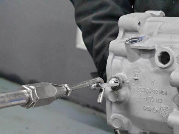 忙裡偷閒｜完美修復一臺桑塔納旅行版的發變系統，結尾治癒強迫症