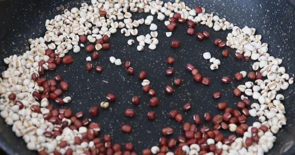 這個季節,紅豆和薏米是絕配,健脾養胃,家人平安度過秋天 這個季節,紅豆和薏米是絕配,健脾養胃,家人平安度過秋天