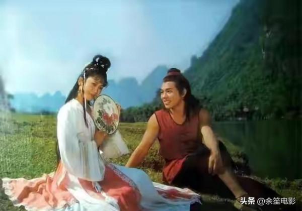 懷有身孕時被李連杰拋棄，住地下室十年，黃秋燕如今過得怎麼樣？