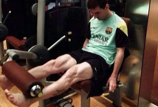 看看中國男足和歐洲盃球星肌肉的區別