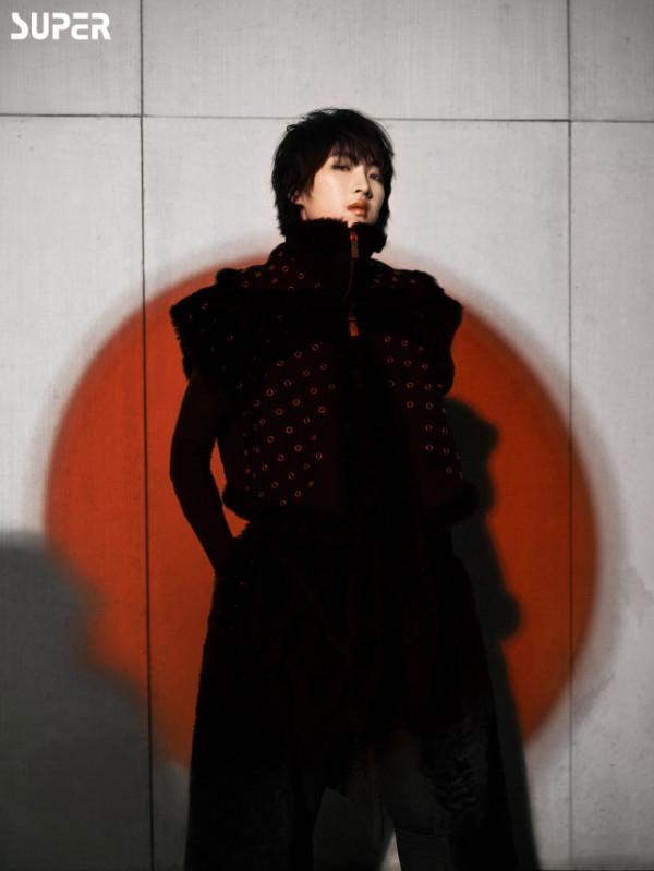 姚安娜時尚大片曝光!穿正裝氣場全開,中性風比甜美風更要出眾 姚安娜時尚大片曝光!穿正裝氣場全開,中性風比甜美風更要出眾