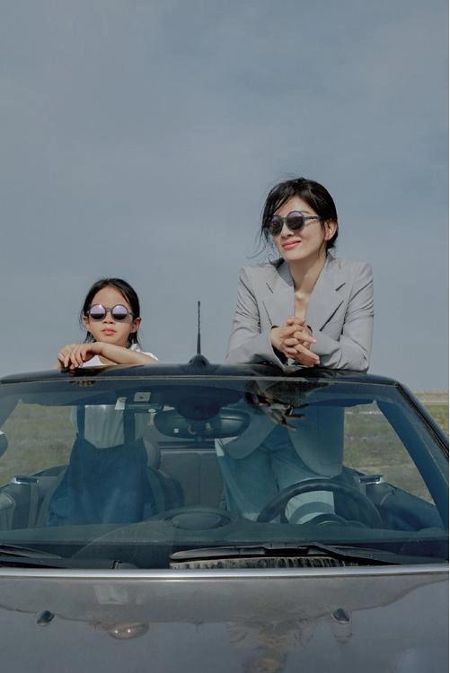 黃奕女兒因顏值備受爭議，沒遺傳到媽媽，卻擁有一張“國際臉”