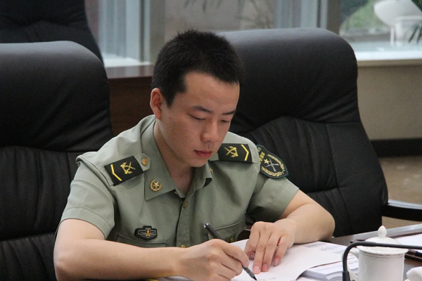 電波小編的最後一條抖音，竟然是送給退役的自己