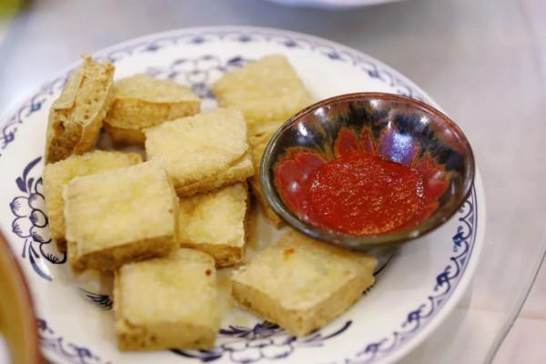 四川朋友看到哭了，這一桌菜沒一個辣的！江浙網友：講究一個鮮字