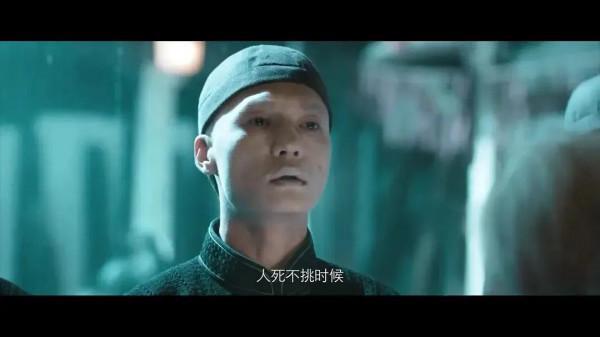 電影熱度超過國產鉅製《長津湖》與科幻鉅製《沙丘》，它憑什麼？