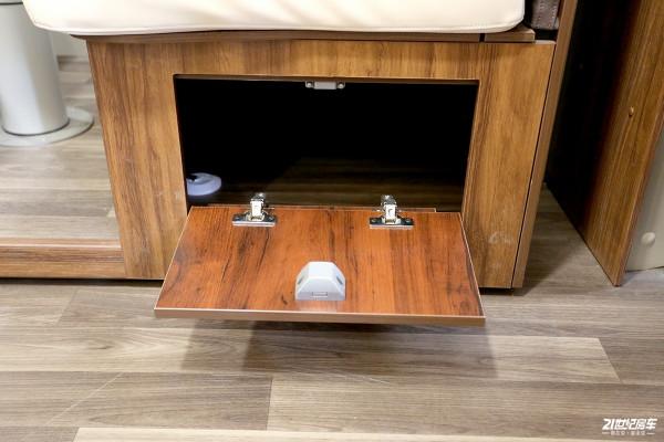 宇通新品，少見的佈局！適合三口家庭假期出遊的單拓展房車