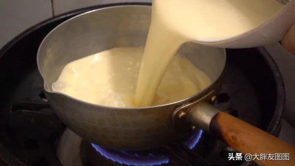 沒乳酪,沒烤箱,不到10塊錢做一整個提拉米蘇,在家實現甜品自由 沒乳酪,沒烤箱,不到10塊錢做一整個提拉米蘇,在家實現甜品自由