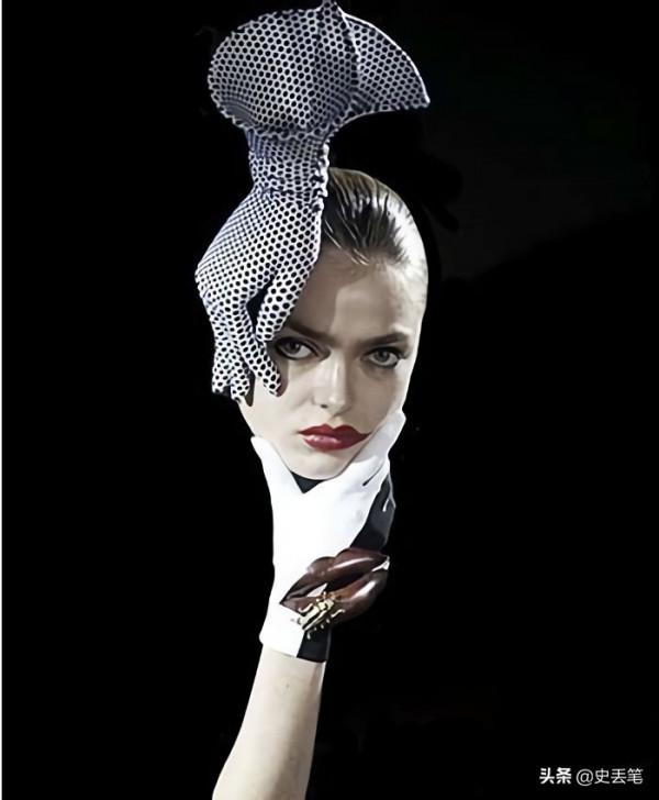 2012年他用190元買下一個舊包包，半年後價格漲到了220萬