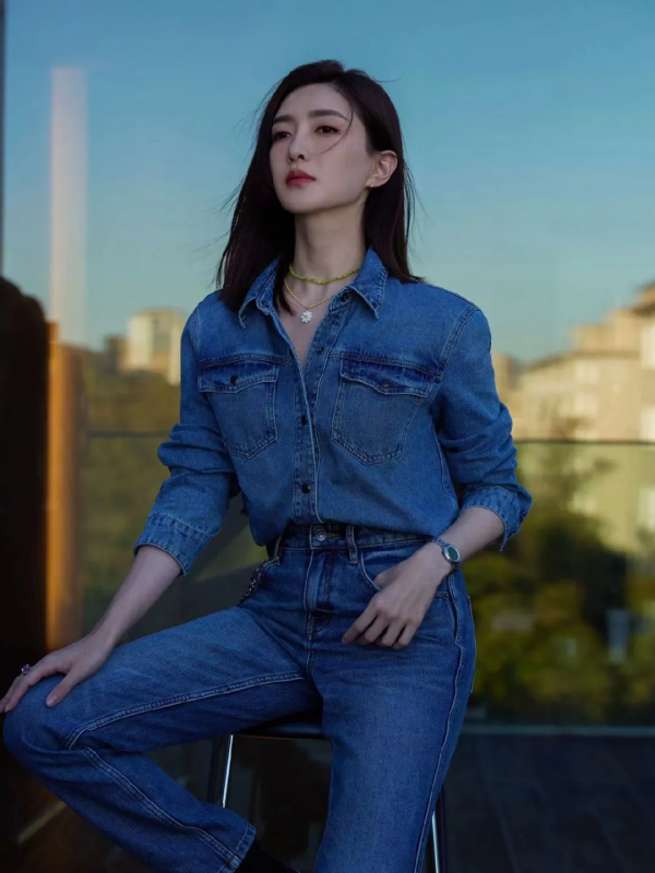 再冷也要穿牛仔褲？進來學江疏影的穿搭秘籍