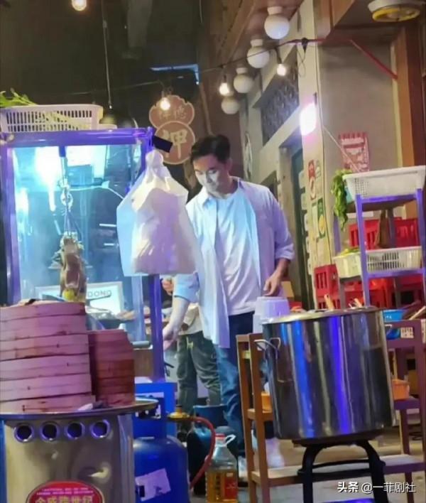 娛樂圈最新爆料,眾多頂流在內,最新美照曝光,機場造型大瓜小瓜 娛樂圈最新爆料,眾多頂流在內,最新美照曝光,機場造型大瓜小瓜